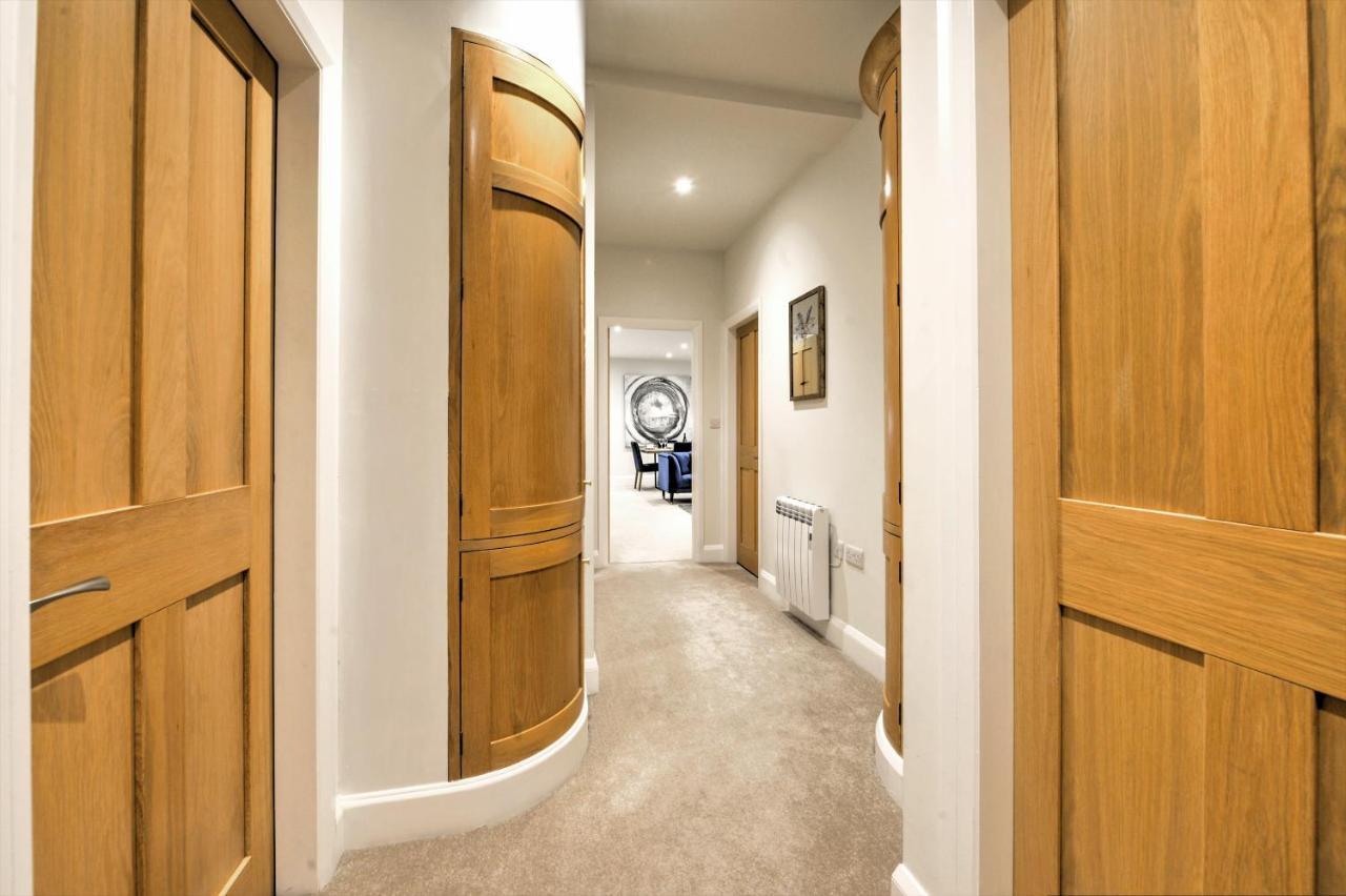 The Penthouse - Allocated Parking With City Views ริปอน ภายนอก รูปภาพ